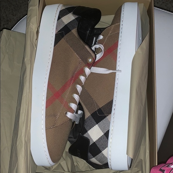 Burberry sneakers - Picture 2 of 2